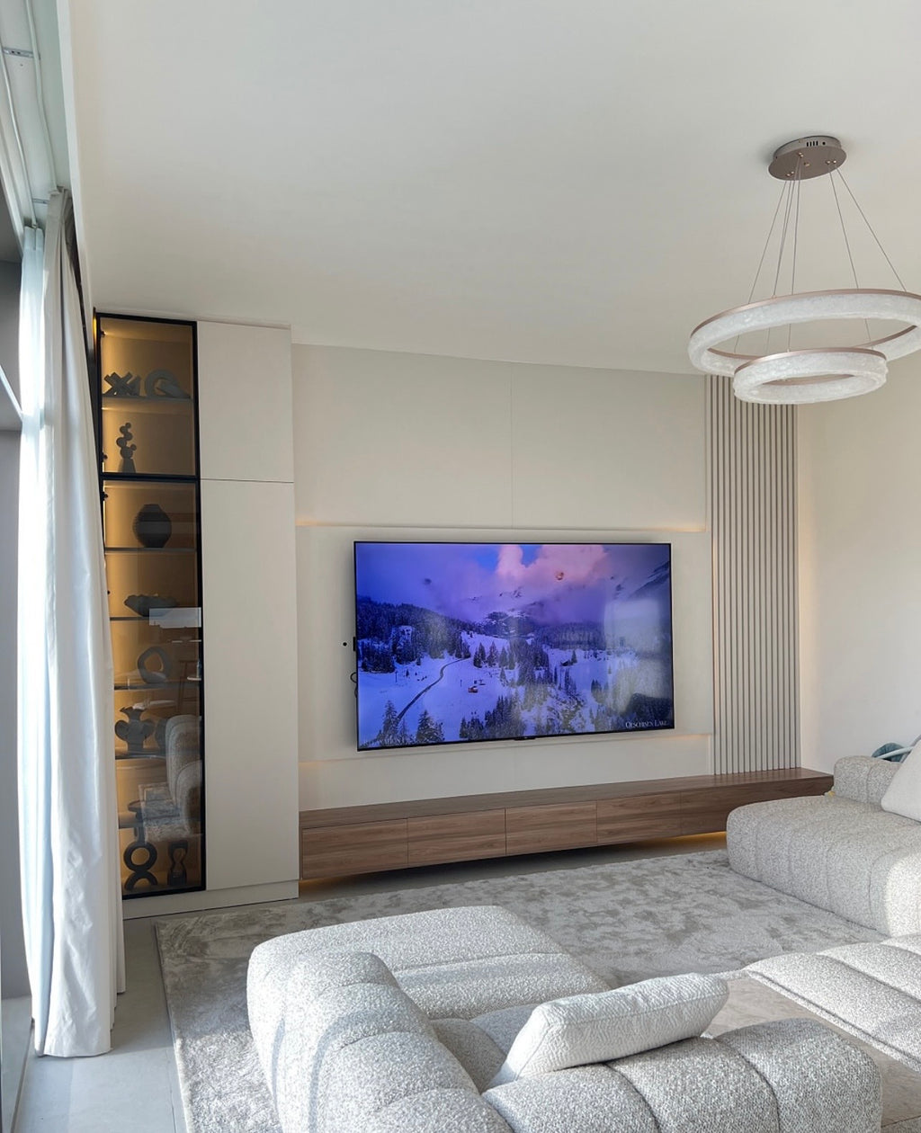 Dynamic TV Stand
